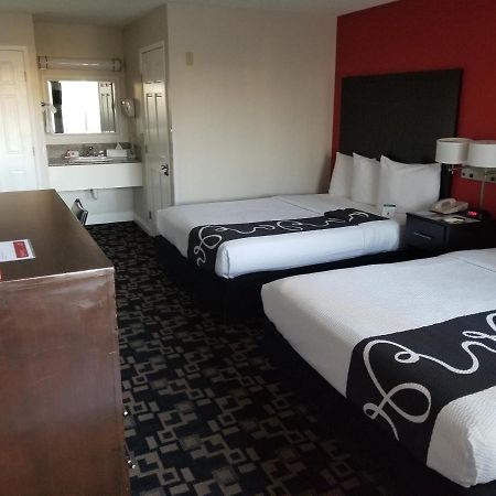 Ramada By Wyndham Oceanside Hotel Ngoại thất bức ảnh