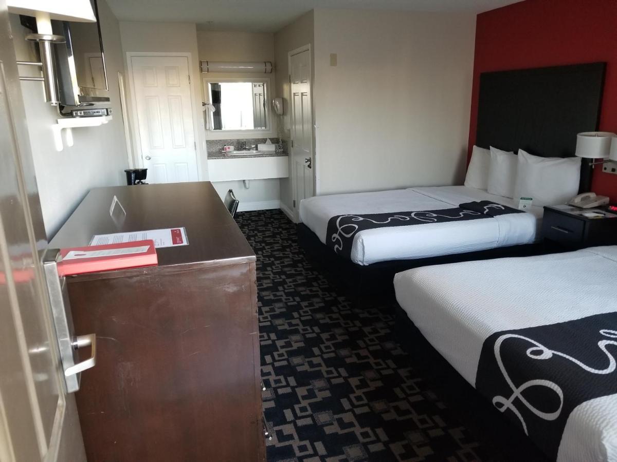 Ramada By Wyndham Oceanside Hotel Ngoại thất bức ảnh